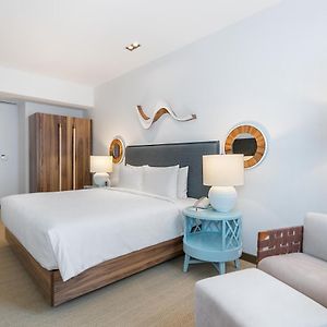 Chambre Lit King-Size avec Accès aux Personnes Handicapées